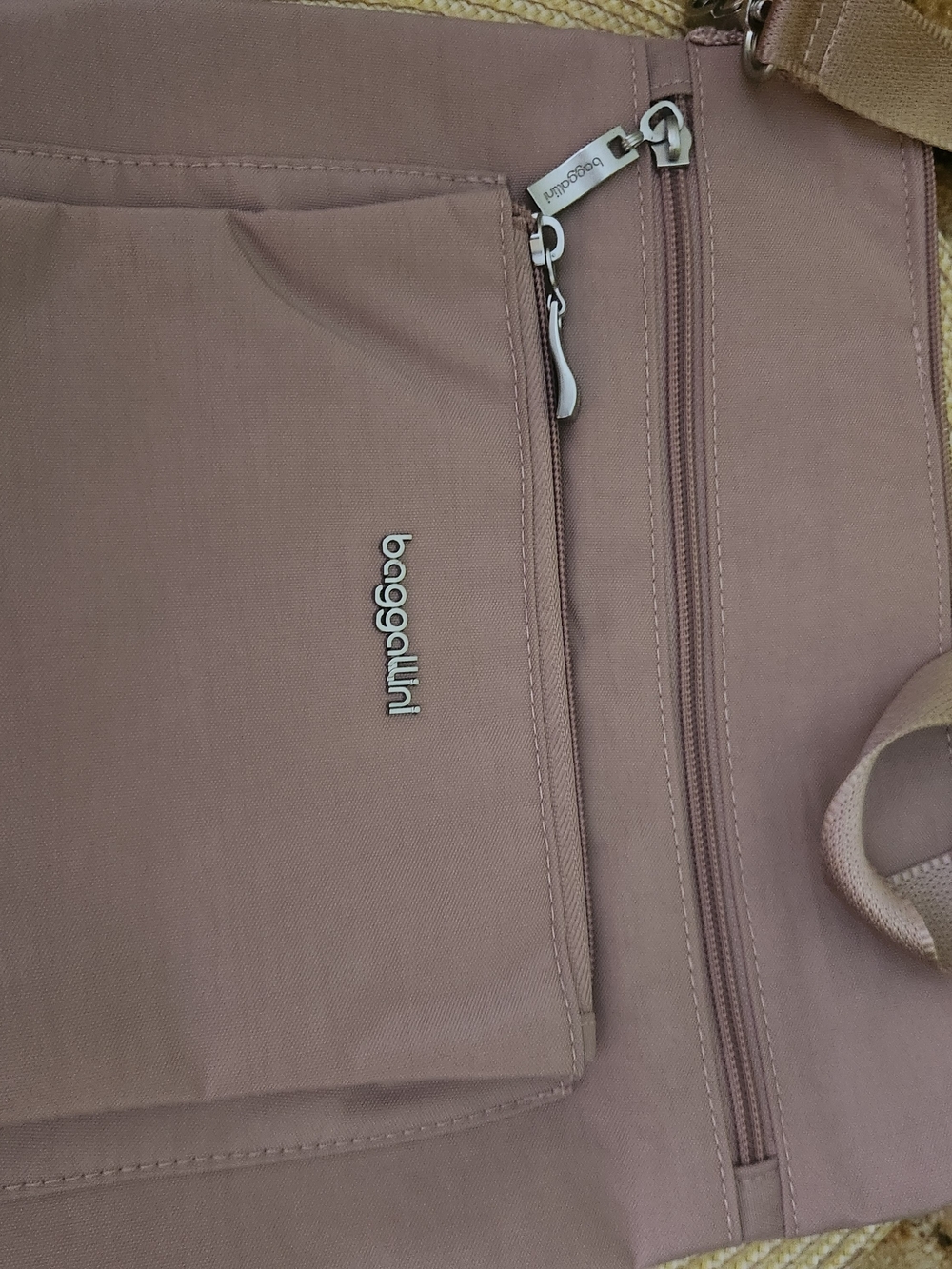 baggallini Blush Crossbody Bag - Lightweight Everyday Organizer